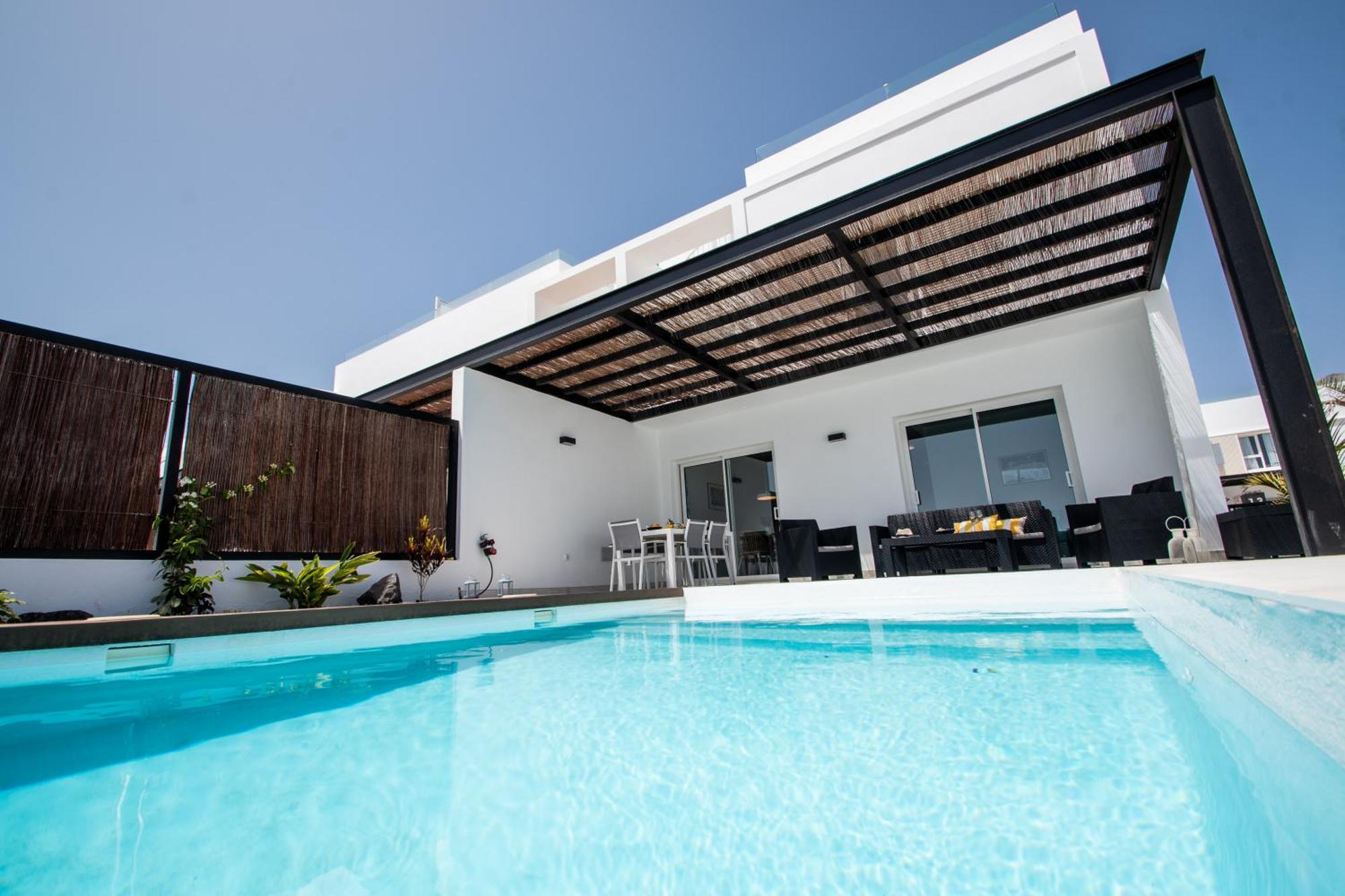 Serena Villa 38 - Heated Pool, Sea Views, Ac, High Speed Internet Playa Blanca  Bagian luar foto