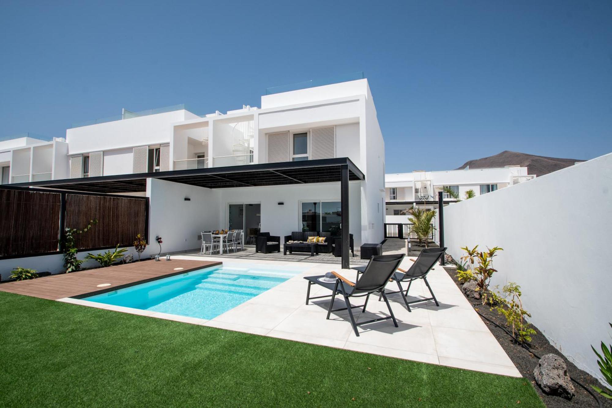 Serena Villa 38 - Heated Pool, Sea Views, Ac, High Speed Internet Playa Blanca  Bagian luar foto