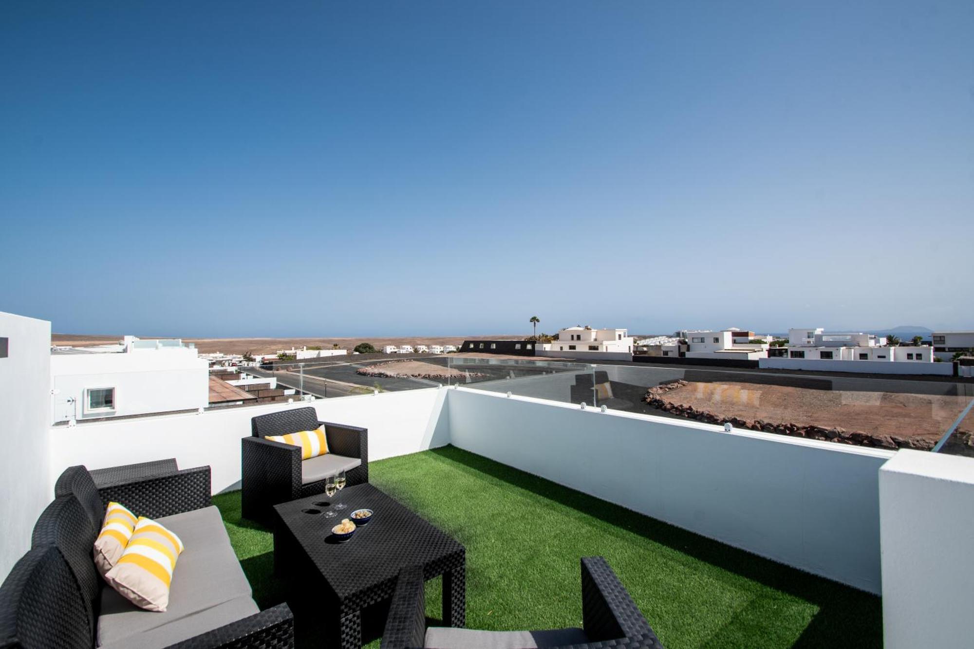 Serena Villa 38 - Heated Pool, Sea Views, Ac, High Speed Internet Playa Blanca  Bagian luar foto