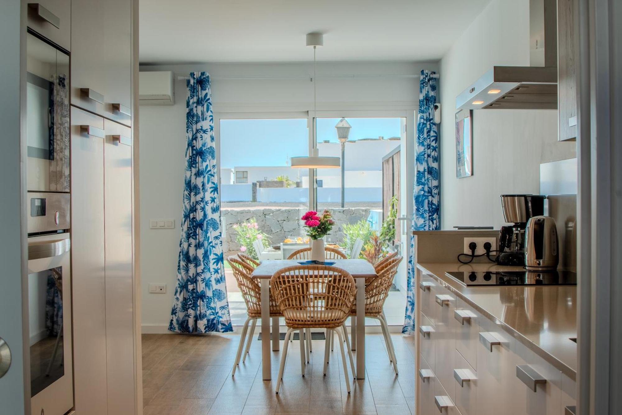 Serena Villa 38 - Heated Pool, Sea Views, Ac, High Speed Internet Playa Blanca  Bagian luar foto