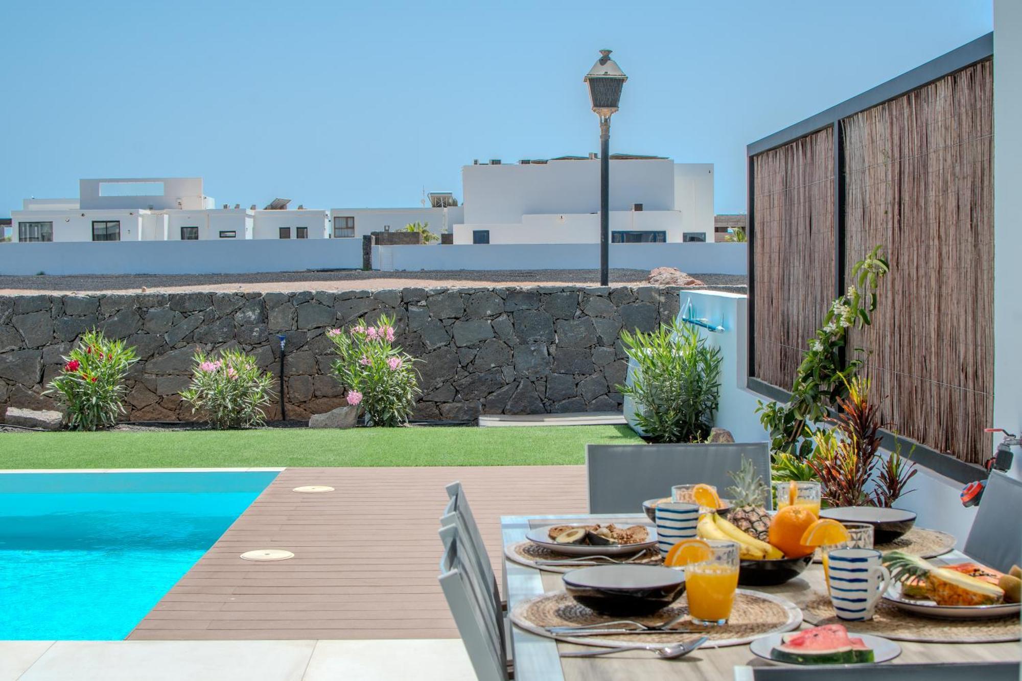 Serena Villa 38 - Heated Pool, Sea Views, Ac, High Speed Internet Playa Blanca  Bagian luar foto