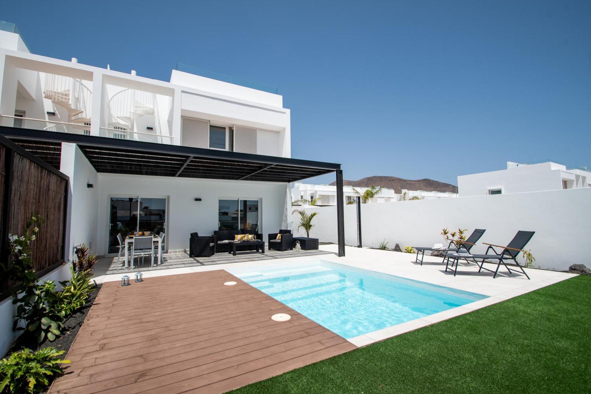 Serena Villa 38 - Heated Pool, Sea Views, Ac, High Speed Internet Playa Blanca  Bagian luar foto