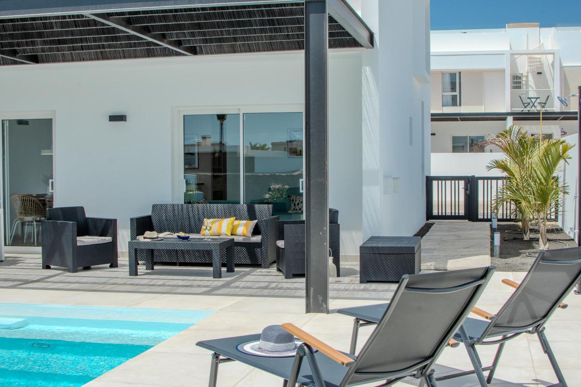 Serena Villa 38 - Heated Pool, Sea Views, Ac, High Speed Internet Playa Blanca  Bagian luar foto